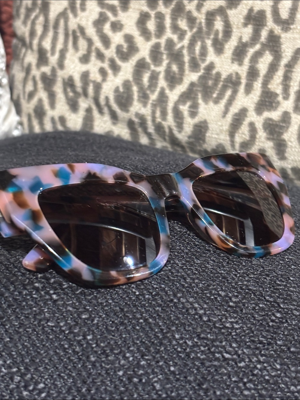 I-SEA X Free People Decker sunnies in unicorn multicolored cat eye frame - Picture 2 of 11